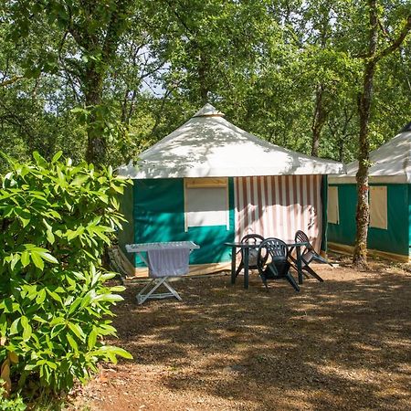 Отель Camping Au Bois Dormant Chauffour-sur-Vell Экстерьер фото