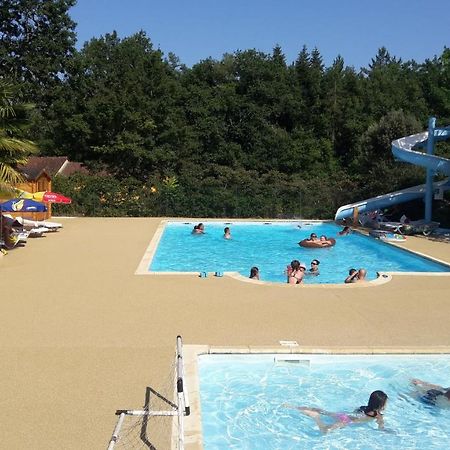 Отель Camping Au Bois Dormant Chauffour-sur-Vell Экстерьер фото