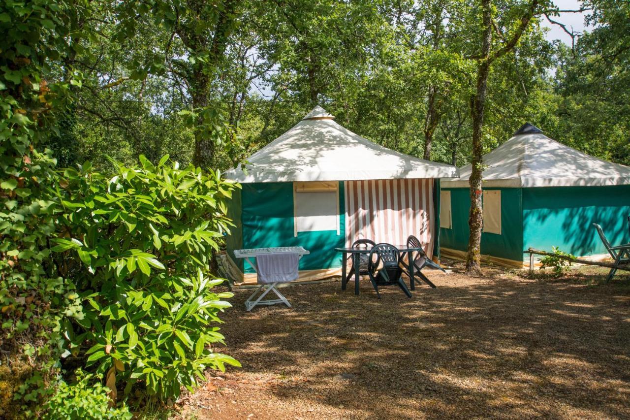 Отель Camping Au Bois Dormant Chauffour-sur-Vell Экстерьер фото