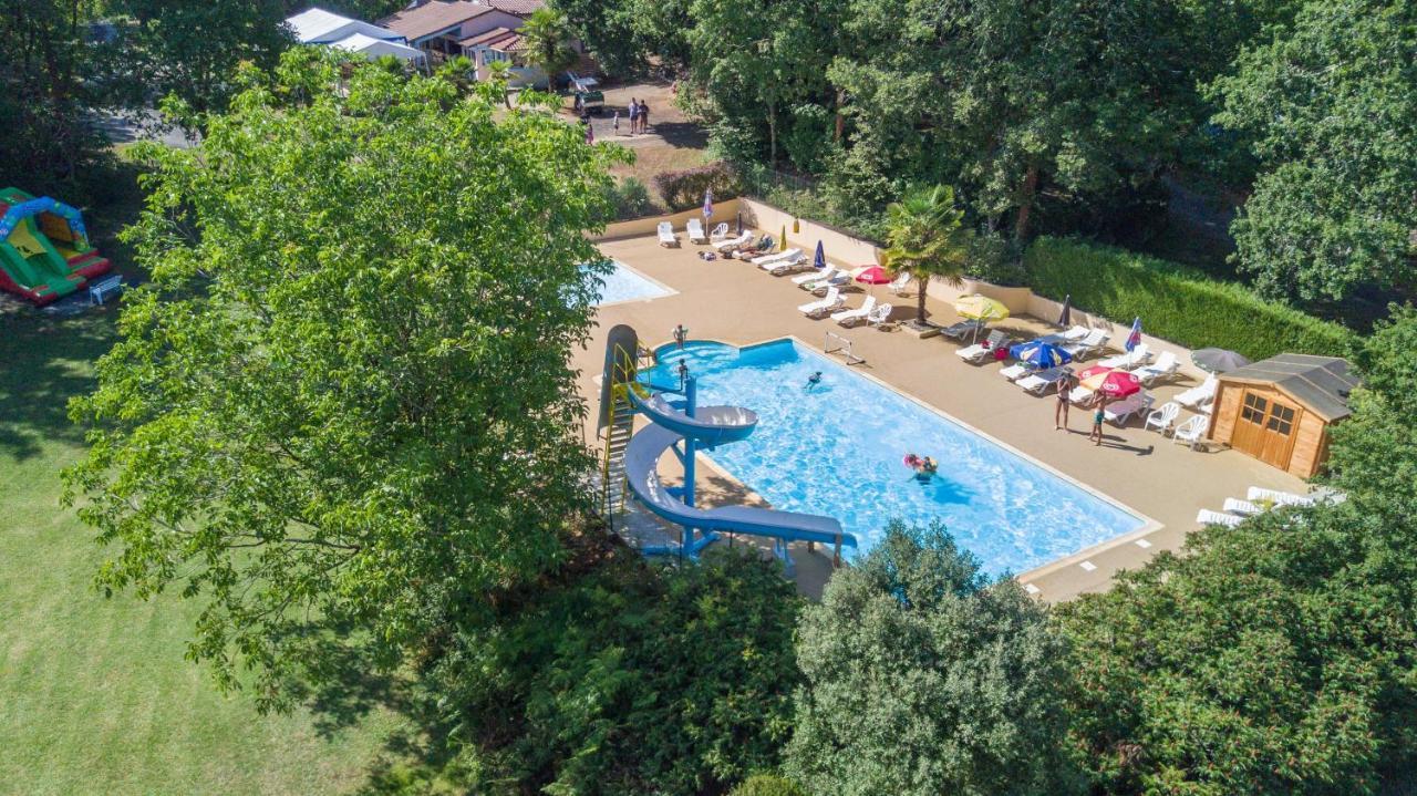 Отель Camping Au Bois Dormant Chauffour-sur-Vell Экстерьер фото