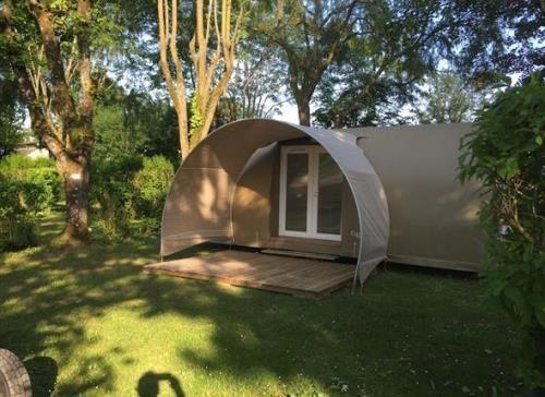 Отель Camping Au Bois Dormant Chauffour-sur-Vell Экстерьер фото