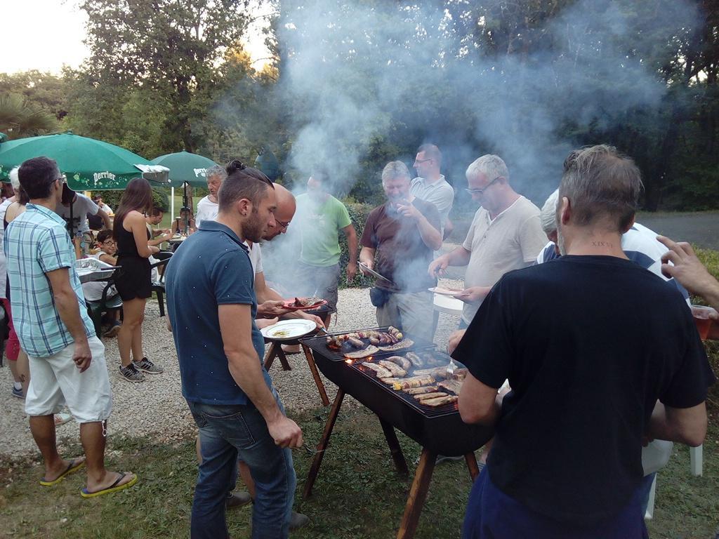 Отель Camping Au Bois Dormant Chauffour-sur-Vell Экстерьер фото