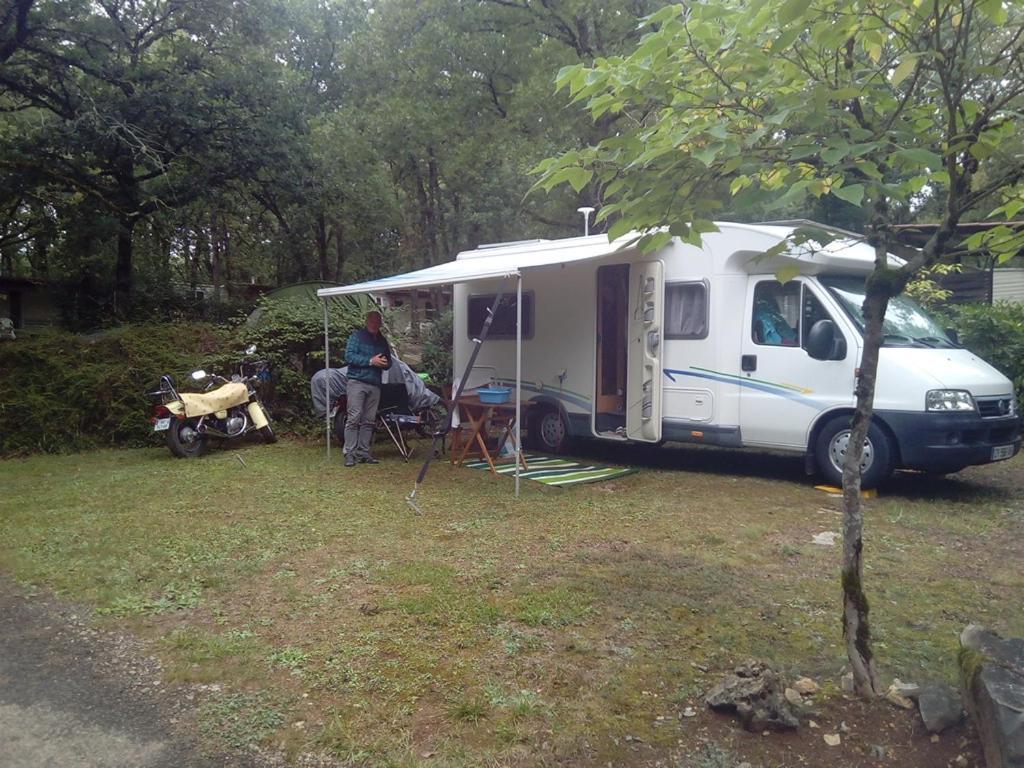 Отель Camping Au Bois Dormant Chauffour-sur-Vell Экстерьер фото